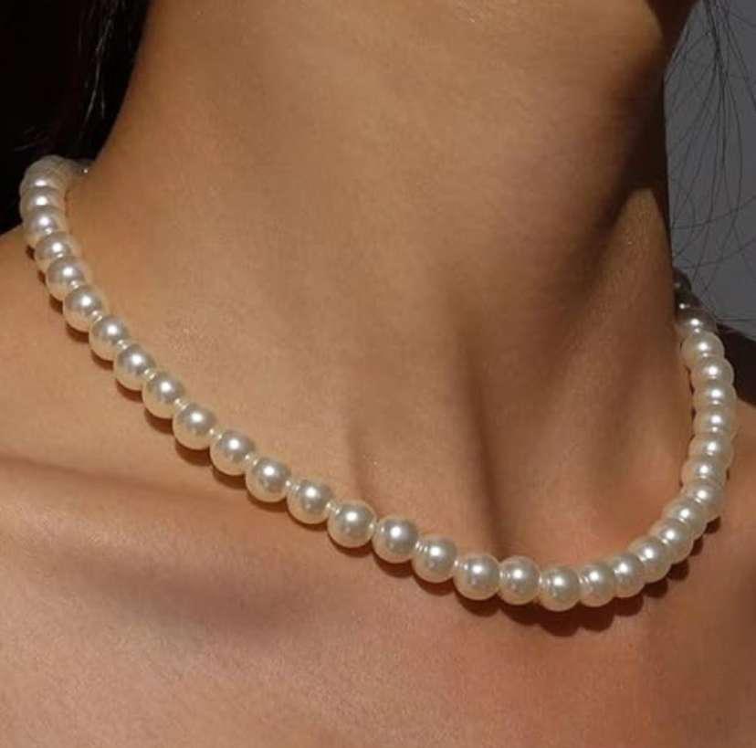 ROSAMODE: Classic White Pearl Necklace – Elegance Redefined
