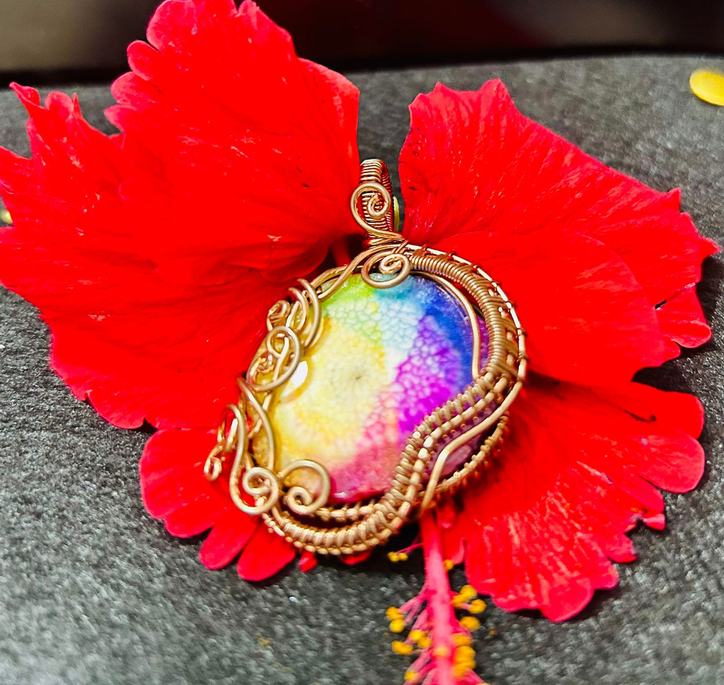 Natural Stone Handmade Statement Rainbow Colar Quartz Pendant for Women and Girls
