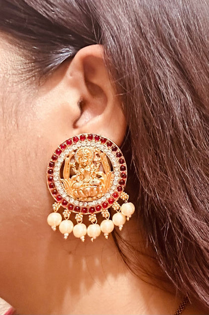 Gold Polished Pearl Choker Necklace with Maa Lakshmi Pendant for Women.